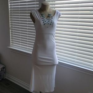 Size s moda International white pull on dress